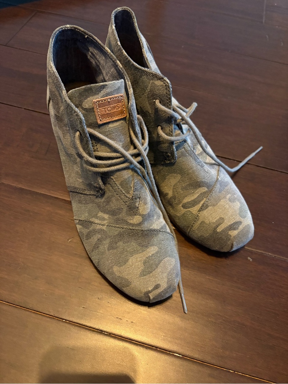 TOMS Women’s Camouflage Canvas Chukka Boots - Gray Camo
